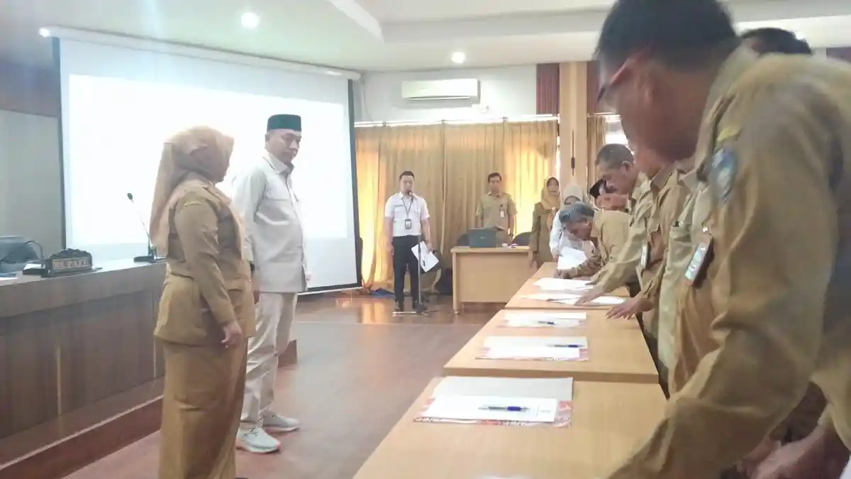 Pejabat Pemkab Situbondo Tandatangani Perjanjian Kinerja dan Pakta Integritas