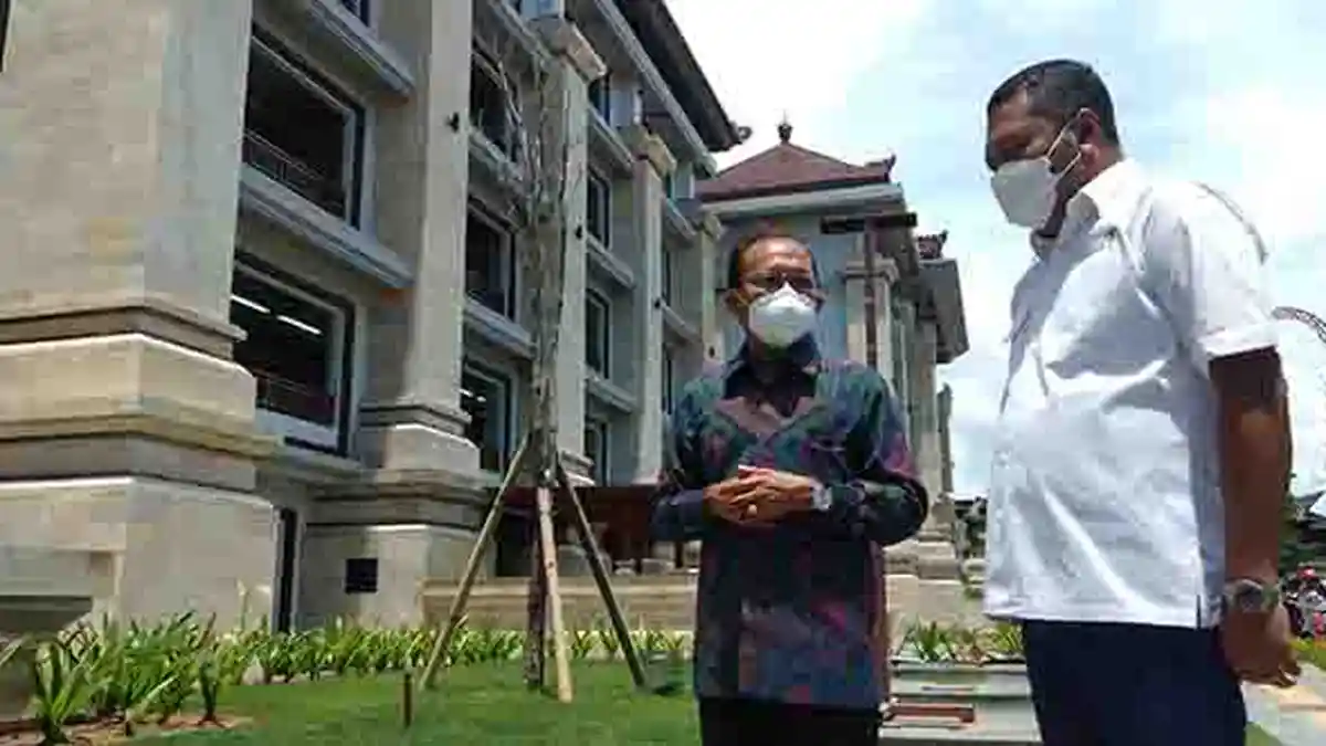 Gubernur Bali Puji Arsitektur Pasar Umum Gianyar, Minta Tak Ada Penggunaan Plastik