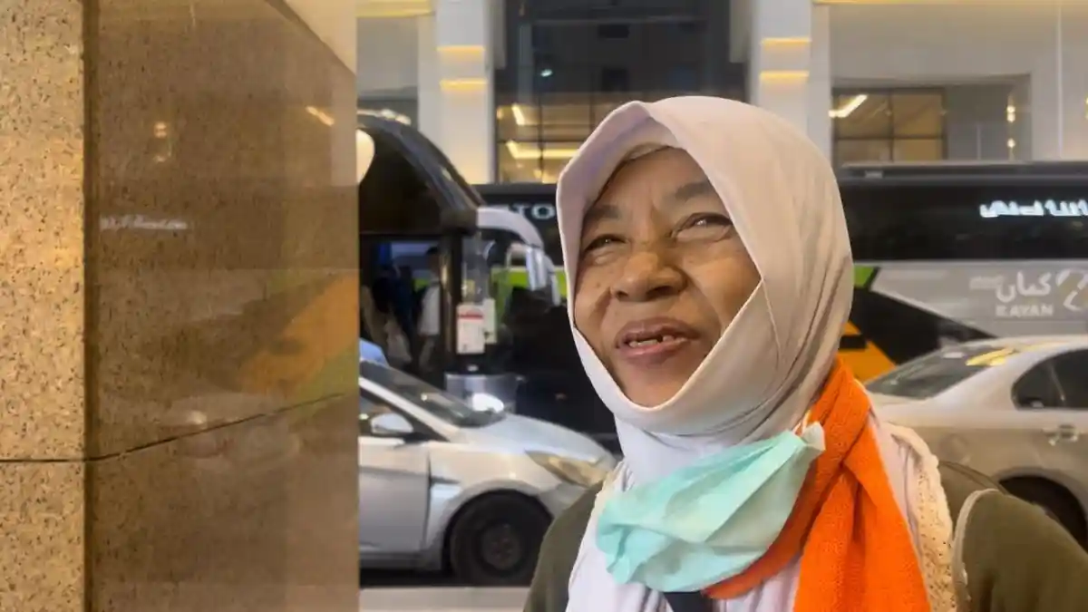 Jualan Sate di Samping Mapolsek, Rosmini dan 4 Anak Berhaji, Ini Doanya