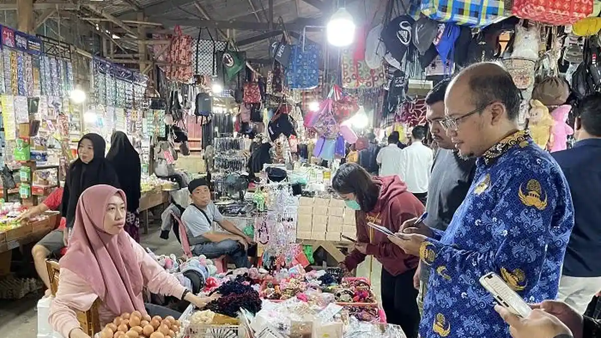 Disperindag Sulteng Pastikan Harga Bahan Pokok di Pasar Inpres Manonda ...