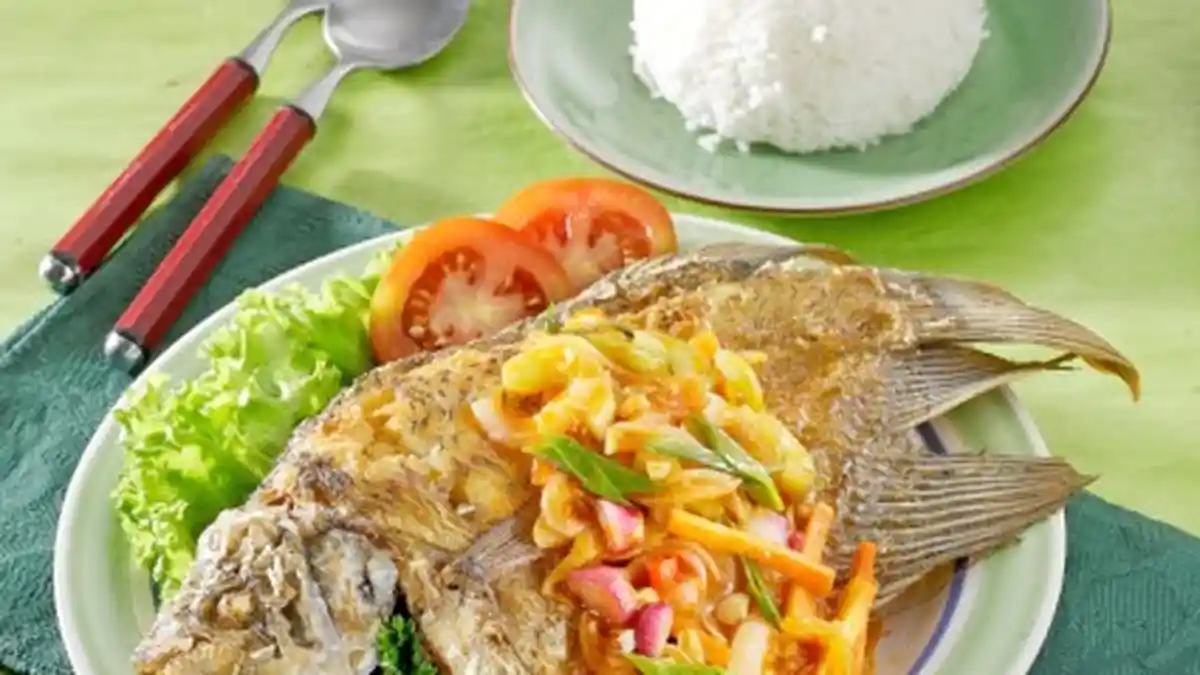 Tips Memasak Ikan Gurame Saus Acar Asam Manis yang Sedap