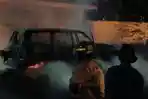 land-cruiser-terbakar-di-sukarame.jpg