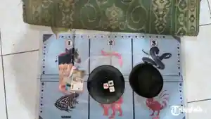 Barang-bukti-penggrebekan-judi-dadu.jpg