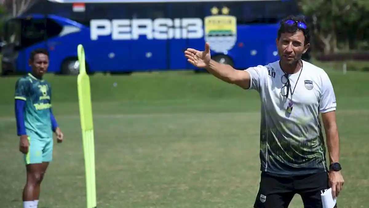 Head to Head Persib Bandung vs Persita Tangerang, Luis Milla Matangkan Taktik
