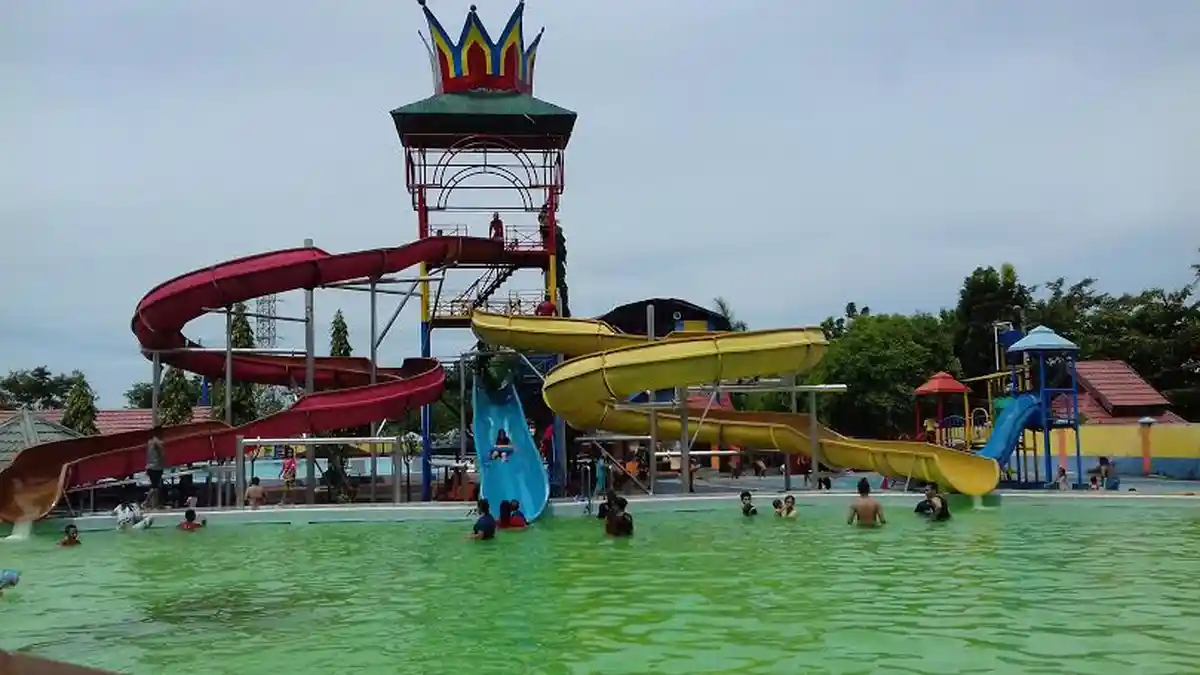 Mudik ke Pangkep, Sempatkan ke Objek Wisata Ini - waterboom-mattampa_20160627_224542.jpg