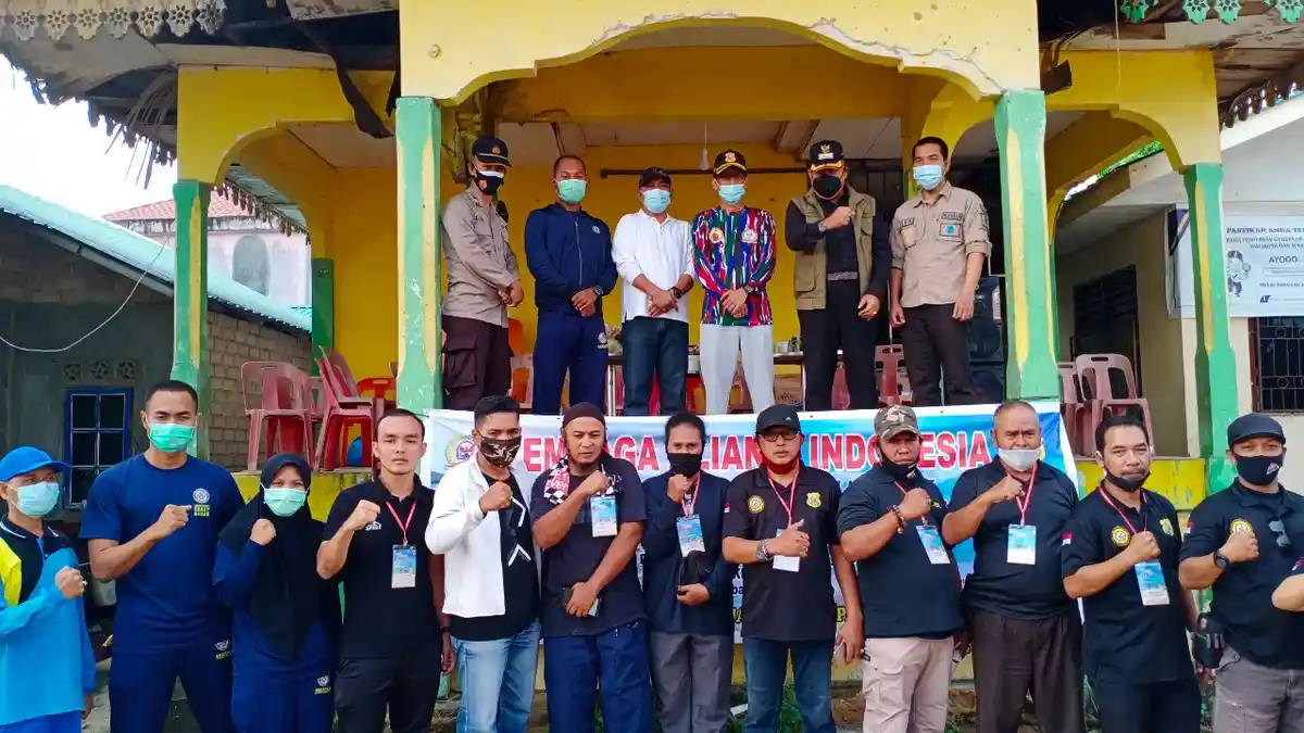 Peduli Kebersihan Laut, BPAN Kepri Bersih-bersih Sampah di Pesisir Tanjung Uma Batam
