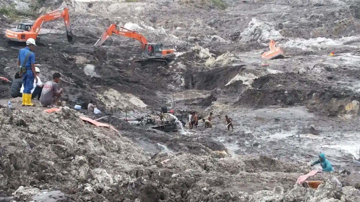 Memasuki Hari ke  Empat, Korban Terkubur Hidup-hidup di Tambang Mapur Belum Ditemukan