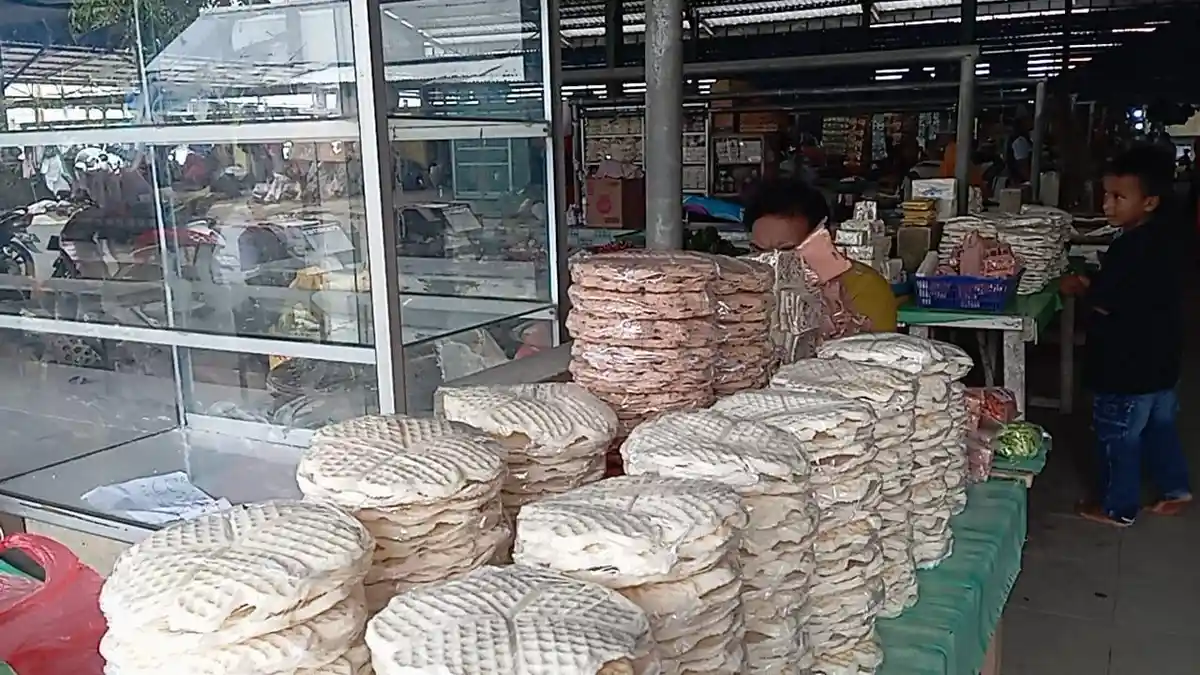 Stok Melimpah, Harga Enbal dan Olahannya di Maluku Tenggara Masih Stabil 
