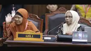 SIDANG-MK-Sakina-Adam-kiri-Hindun-Akuba-kanan.jpg