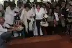 Pemakaman Aktor Senior Frans Tumbuan