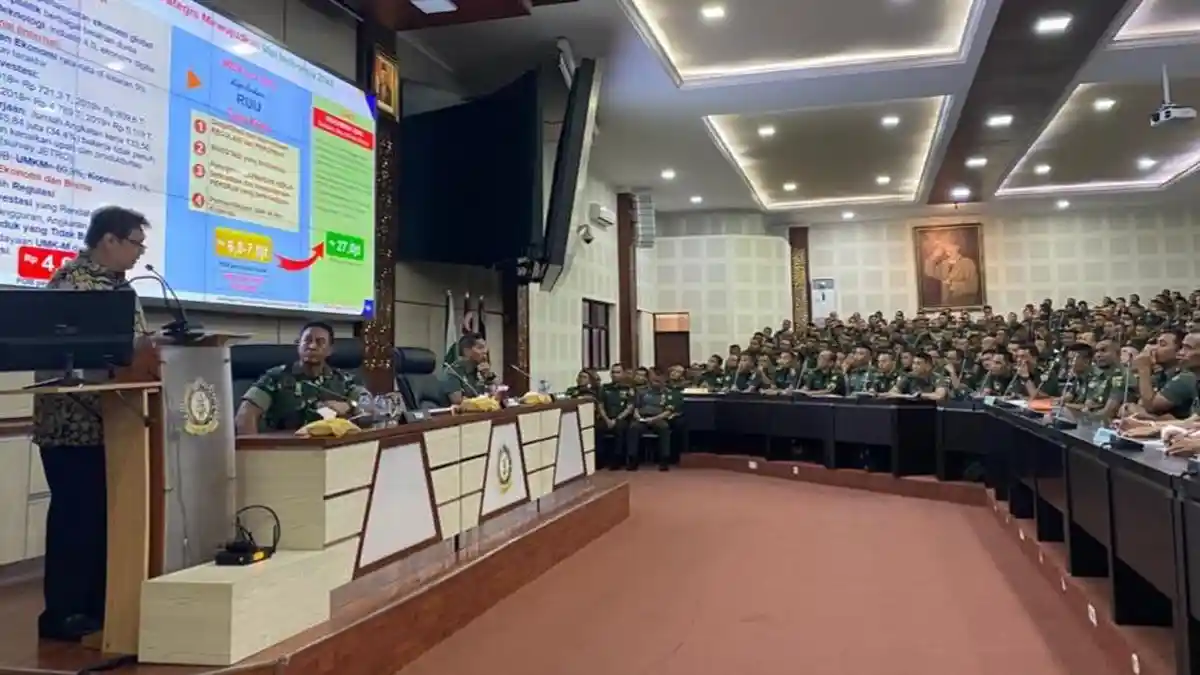 Airlangga Hartarto Beri Kuliah Umum di Seskoad Bandung