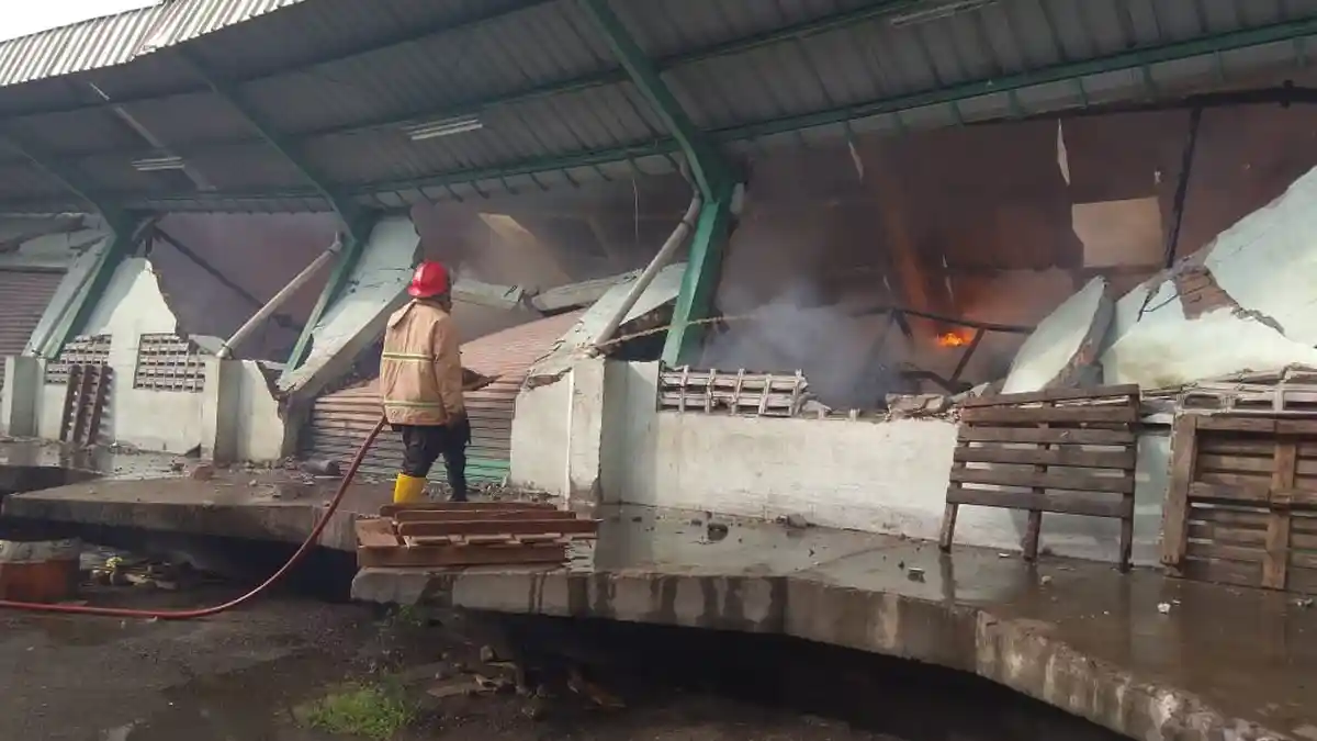 BREAKING NEWS: Kebakaran Gudang PT Indomarco di Tanjung Morawa