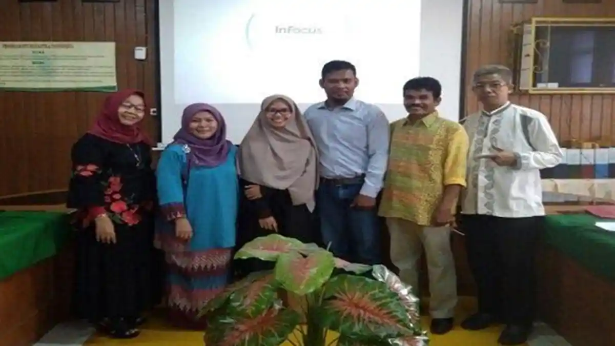 Lika-Liku Perjuangan Anak Petani Lulus Predikat Cum Laude Universitas Andalas, Punya Tips Khusus!