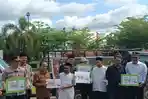 Pemkab Sintang Salurkan 8 Sapi Kurban, Bupati Bala: Ini Titipan dari Rakyat untuk Rakyat