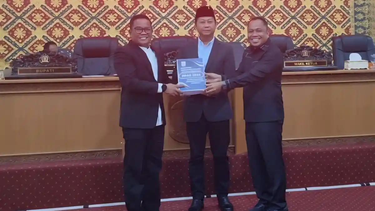 APBD Pelalawan 2026 Diperkirakan Turun Rp 348 M, Pemkab Serahkan KUA-PPAS ke DPRD