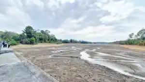 Waduk-Sei-Jago-Bintan-Kering-y89999.jpg