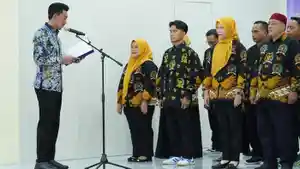 Bupati-H-Saidi-Mansyur-mengukuhkan-pengurus-PABPDSI-Banjar.jpg