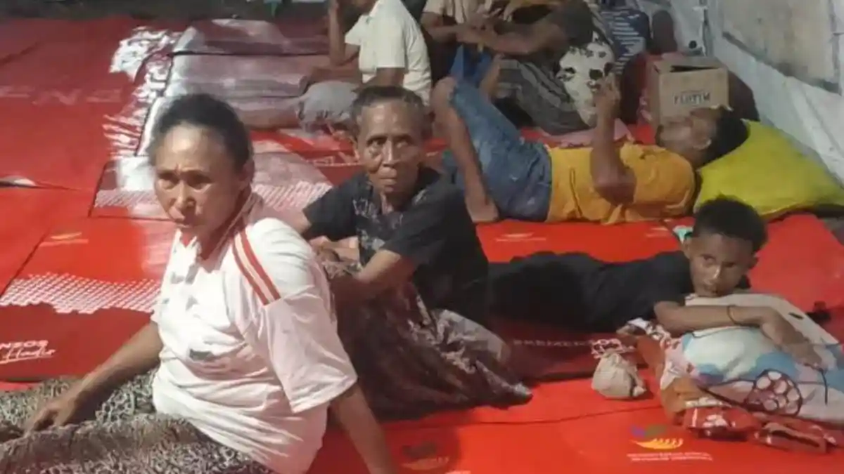 Tidur Beralaskan Terpal dan Tikar, Pengungsi: Kami Tidur Tidak Nyaman
