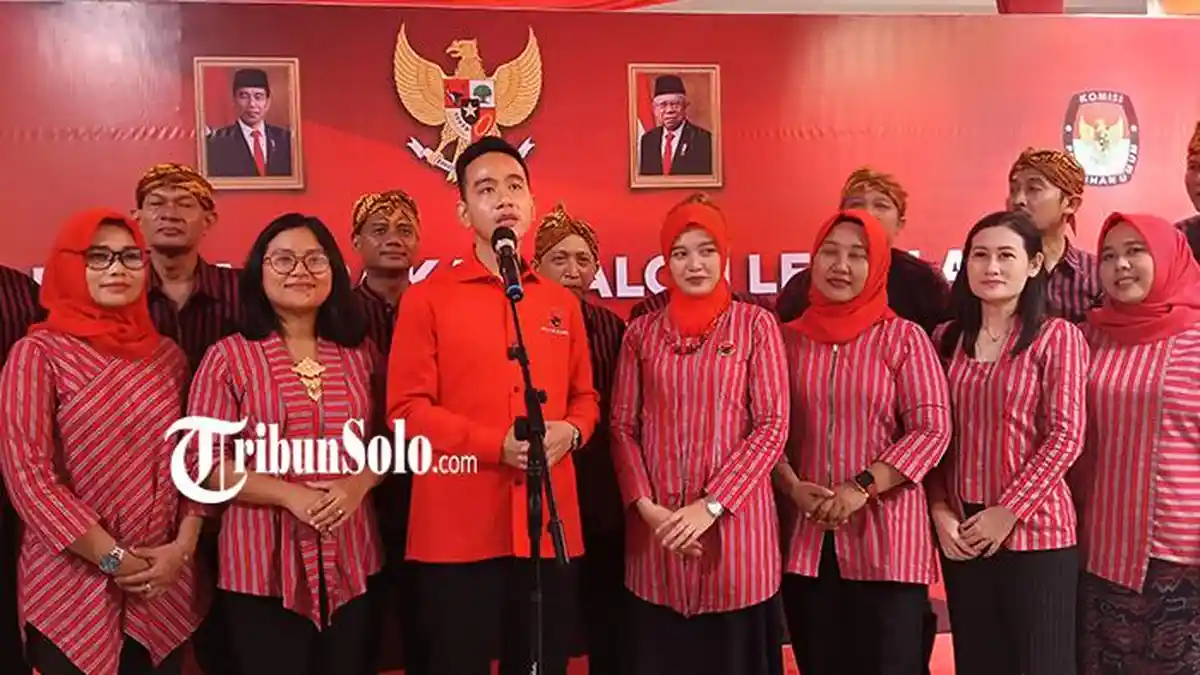 Penjelasan Gibran soal Pertemuan dengan Prabowo di Solo : Mendampingi Bukan Berati Mendukung