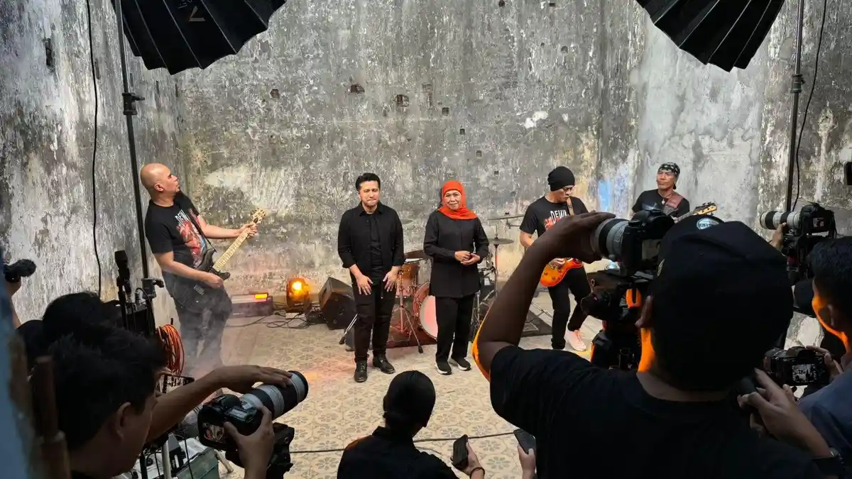 Ahmad Dhani dan Emil Dardak Kolaborasi Rilis Ulang Lagu Risalah Hati dengan Lirik Berbeda