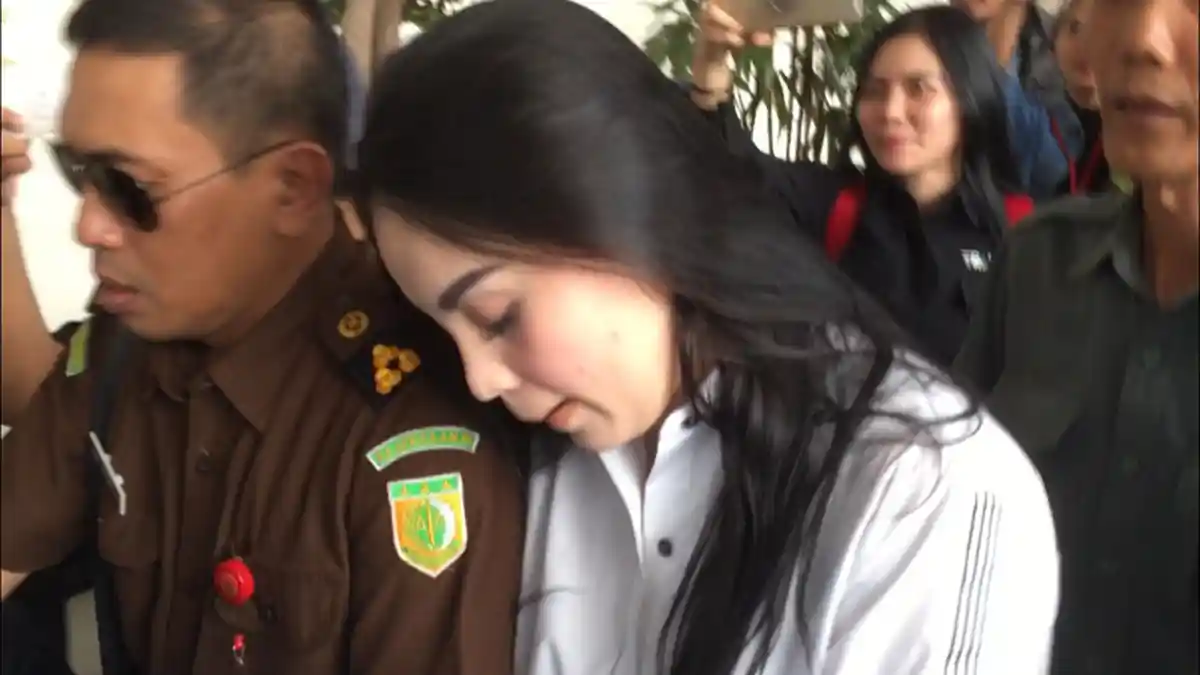 Jennifer Dunn Stres Kepikiran Duduk di Kursi Terdakwa