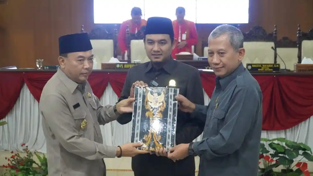 DPRD Jepara Terima Penyampaian 5 Ranperda Dari Pemkab Jepara Saat Rapat Paripurna