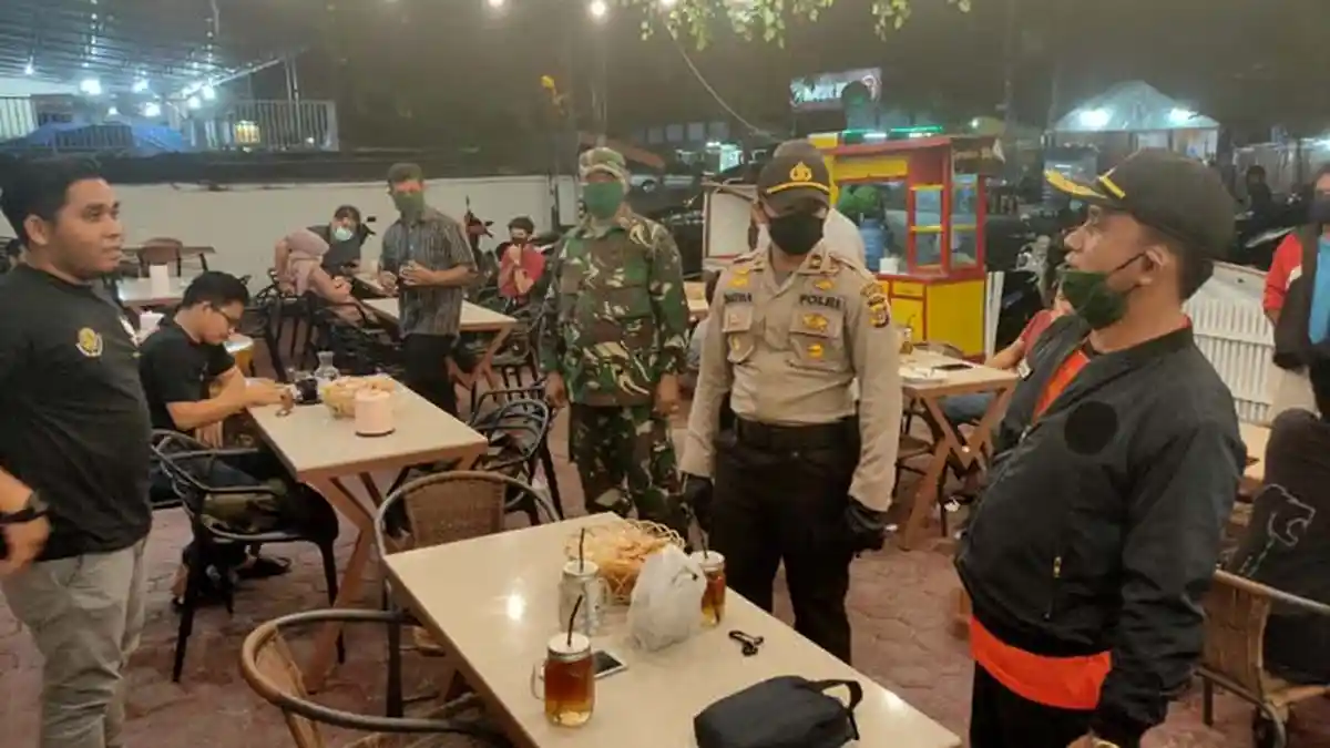 Muspika Kuta Alam Patroli ke Warkop, Minta Diterapkan Social Distancing