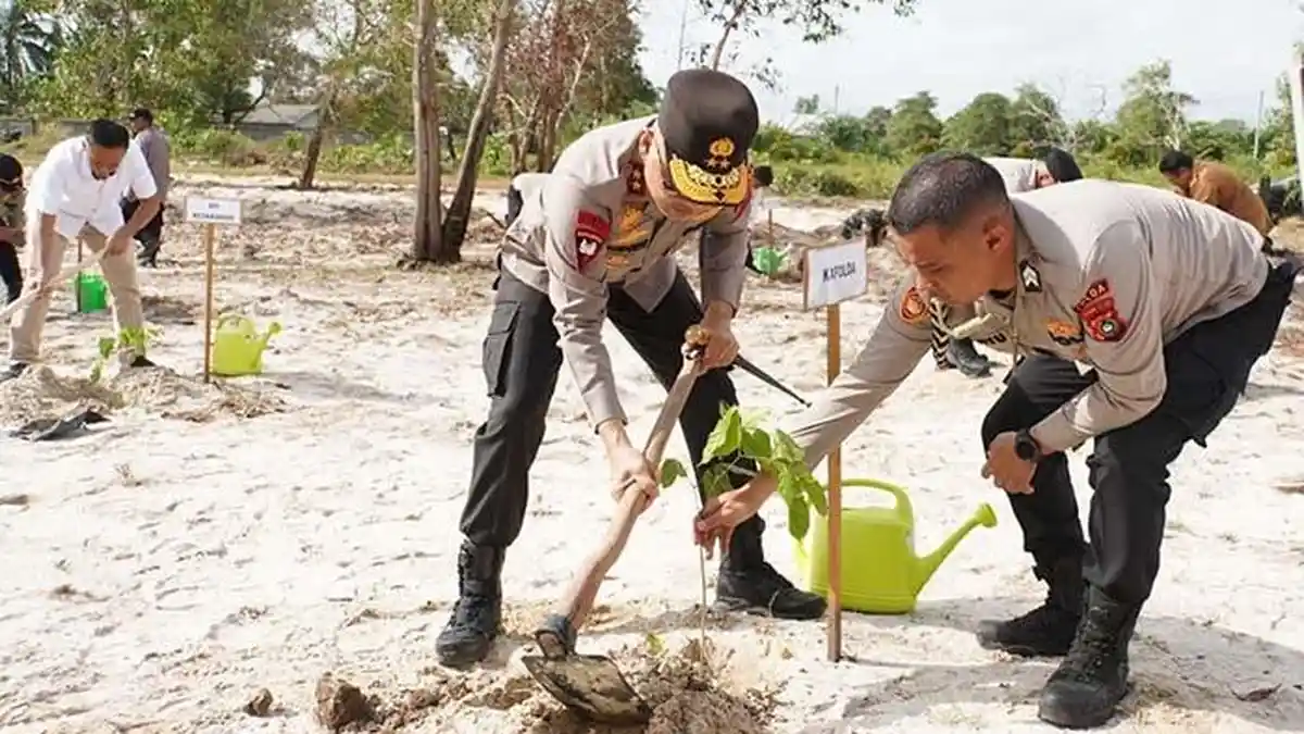Kapolda Galakkan Gerakan Satu Juta Pohon di Belitung Timur