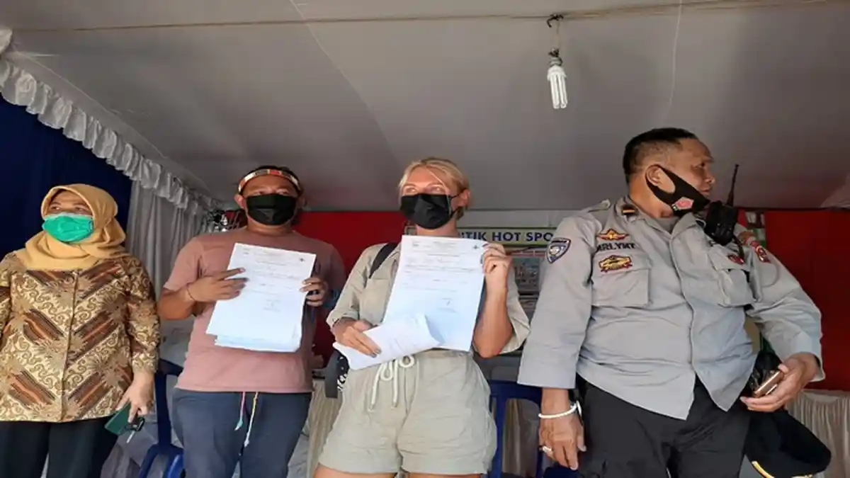 'Kami Mau Nikah Bukan Mudik', Antasasia WNA Rusia Bersama Pacar Dicegat di Palembang