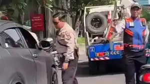 kecelakaan-beruntun-di-jl-basuki-rahmat-surabaya.jpg