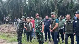 Dansatgas-PKH-Mayjen-TNI-Dody-Triwinarto-bersama-tim-di-TNTN.jpg