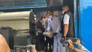 Wakil-Bupati-Bogor-Ade-Ruhandi-alias-Jaro-Ade-musnahkan-narkoba.jpg