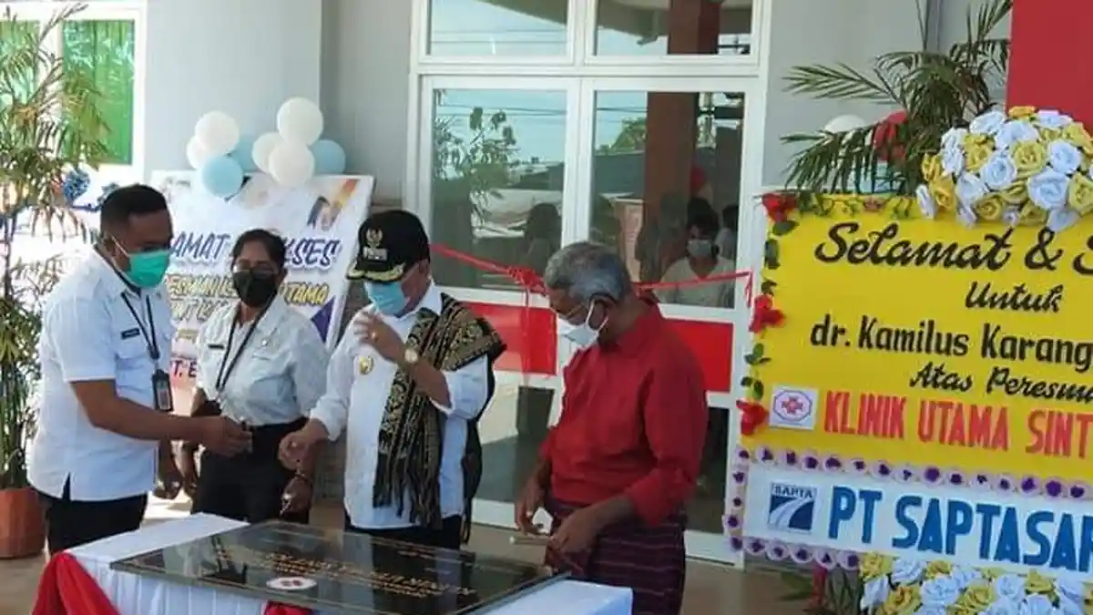 Beri Berkat Bagi Masyarakat, Bupati Kupang Resmikan Klinik Sint Kamilus 