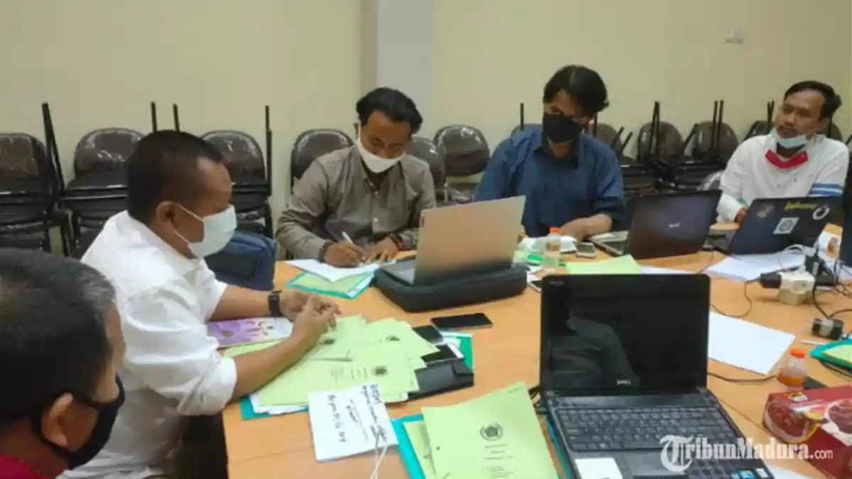 Dua Wartawan TribunMadura.com Dinyatakan Lulus UKW Angkatan 31 di Kantor PWI Jatim 