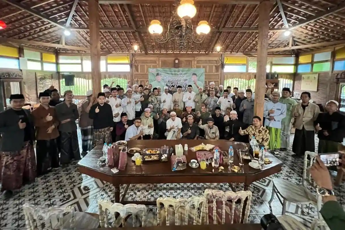 Puluhan Gus, Nun dan Lora di Probolinggo Labuhkan Dukungan ke Gus Haris-Lora Fahmi di Pilkada 2024