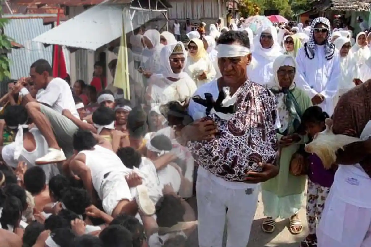 Gendong Kambing Hingga Rebutan Darah, Cara Unik Warga Telehu Malaku Tengah Rayakan Idul Adha
