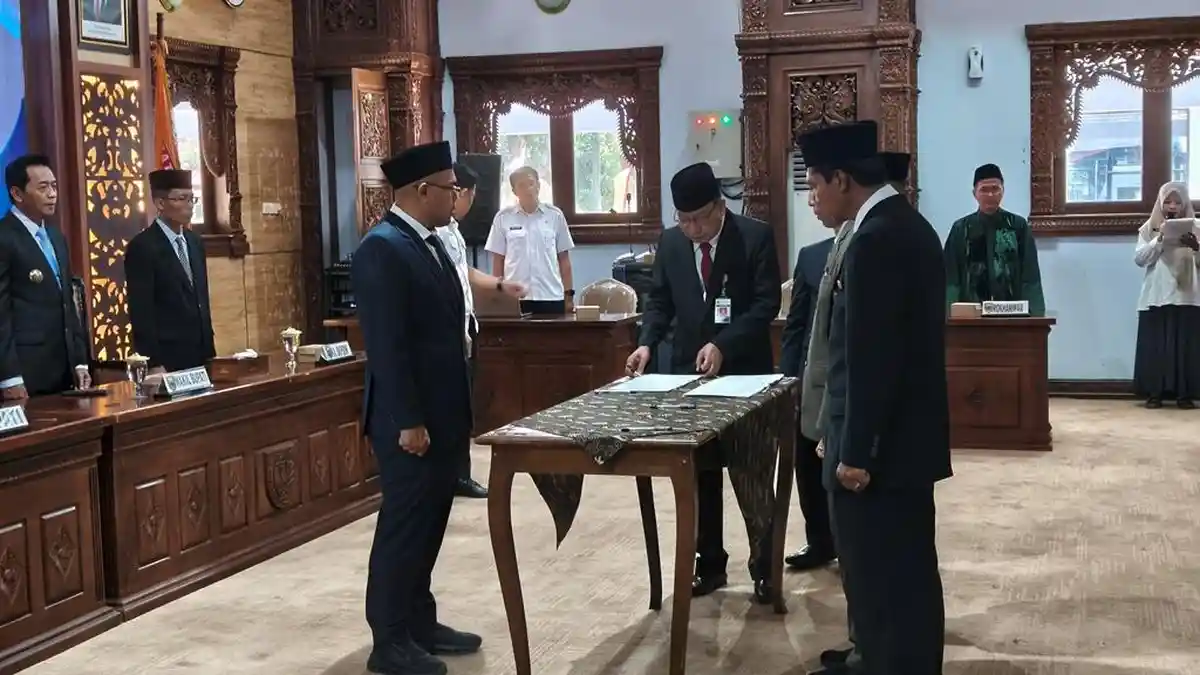 Bupati Batang Lantik 3 Orang Bernama Budi Pimpin OPD, Tekankan Merit dan Integritas Tanpa Kompromi