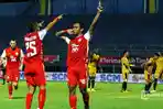 gelandang-persija-jakarta-osvaldo-haay-kanan.jpg