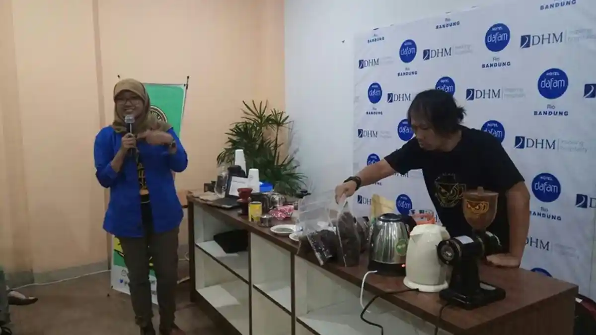 Cuma Rp 5000 per Cangkir! Yuk Mengenal Lebih Dekat Warung Kopi Udin Wati