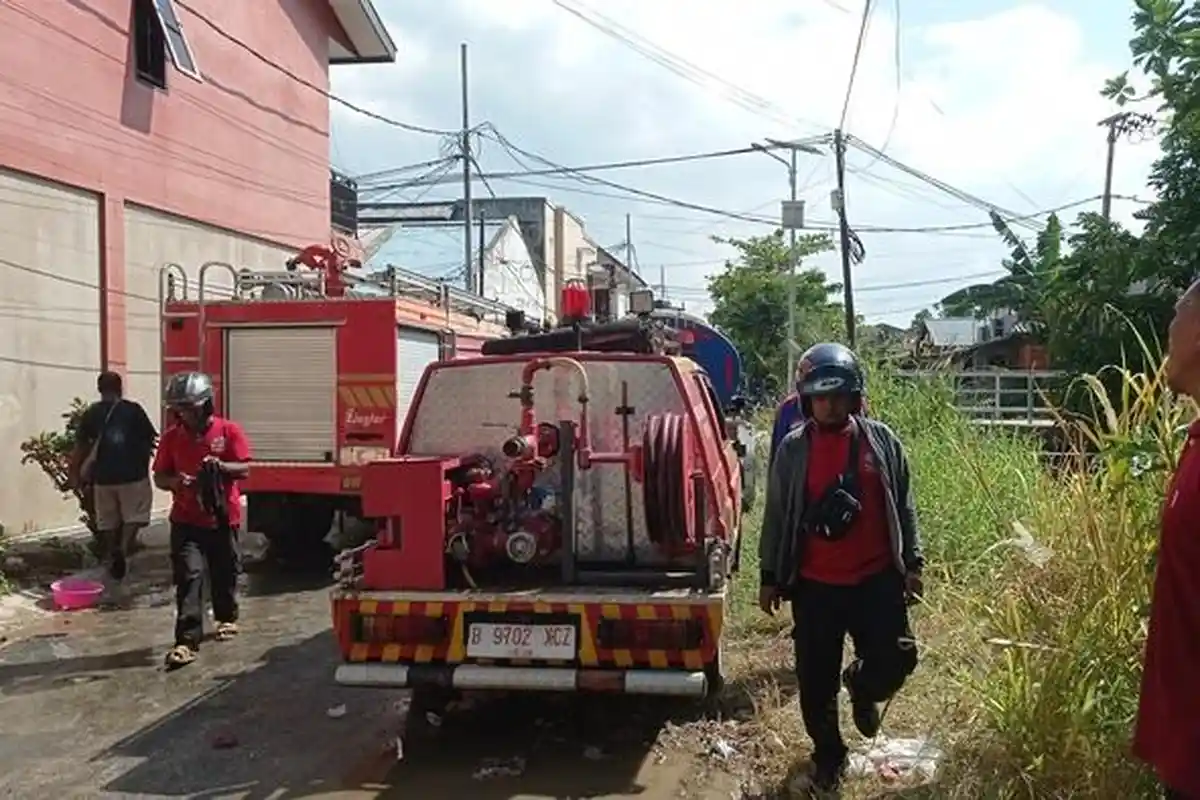 Niat Padamkan Api di Kompleks Raihana Sorong, Mobil Damkar Bawa Tangki Kosong