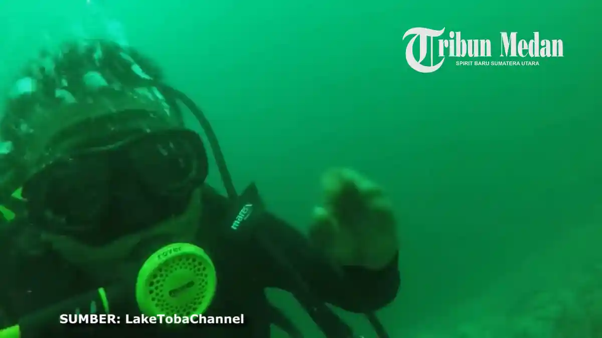 Penyelam Rekam Kondisi Dasar Danau Toba, Lihat Videonya. .