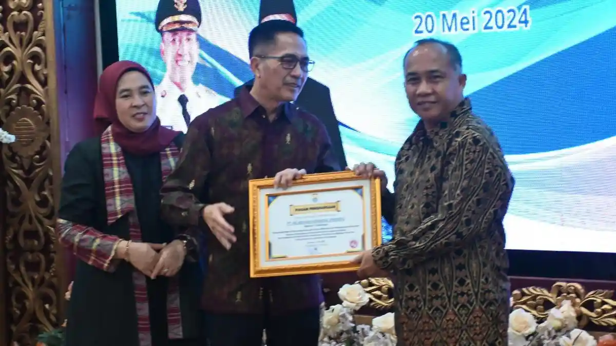 Dukung Program Kerja Pemkot Palembang, Pelindo Regional 2 Terima Penghargaan dari Ratu Dewa