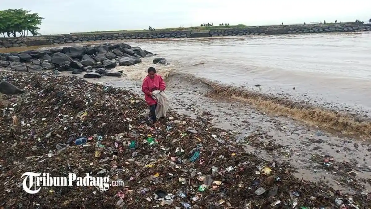 Kunci Jawaban Kelas 4 Tema 2: Bagaimana Sikap dan Cara Positif dalam Membuang Sampah?