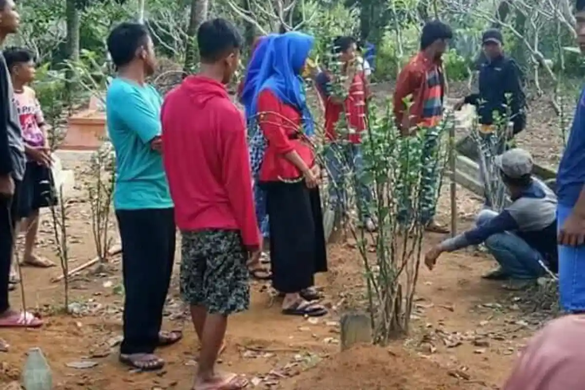 Makam Dibongkar Orang Tak Dikenal, Keluarga Kaget Rambut Jenazah Sudah Terpotong
