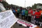 Aksi Aliansi Nelayan Tuntut Penggunaan Cantrang