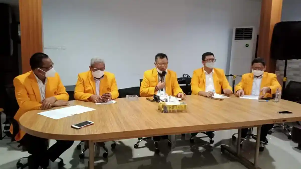 Terpal, Beras hingga Susu Bayi Disalurkan UNM ke Korban Gempa Sulbar