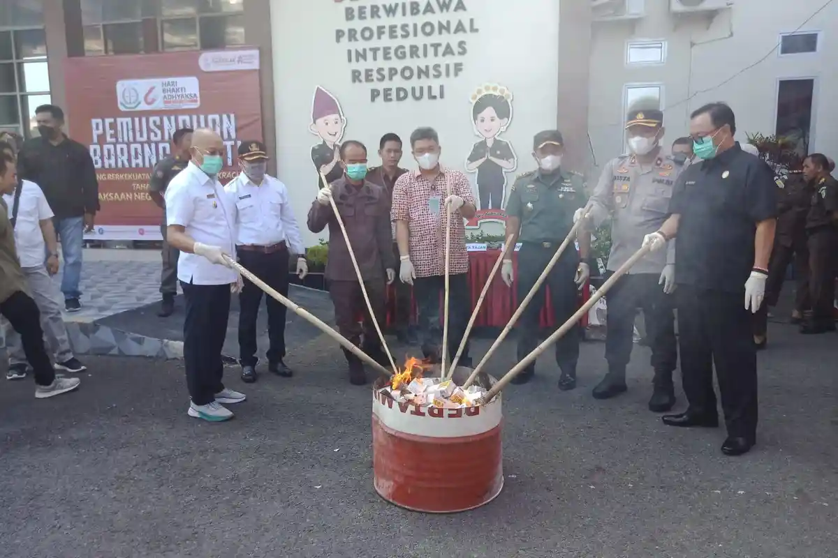 Kejari Bengkulu Selatan Musnahkan Barang Bukti Perkara Pidana, Mulai Narkoba Hingga Samcodin