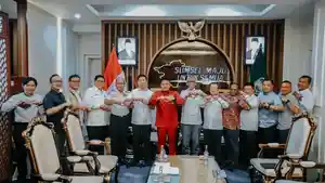 Direktur-Komersial-Pelindo-Farid-Padang-saat-bertemu-dengan-Gubernur-Herman-Deru.jpg