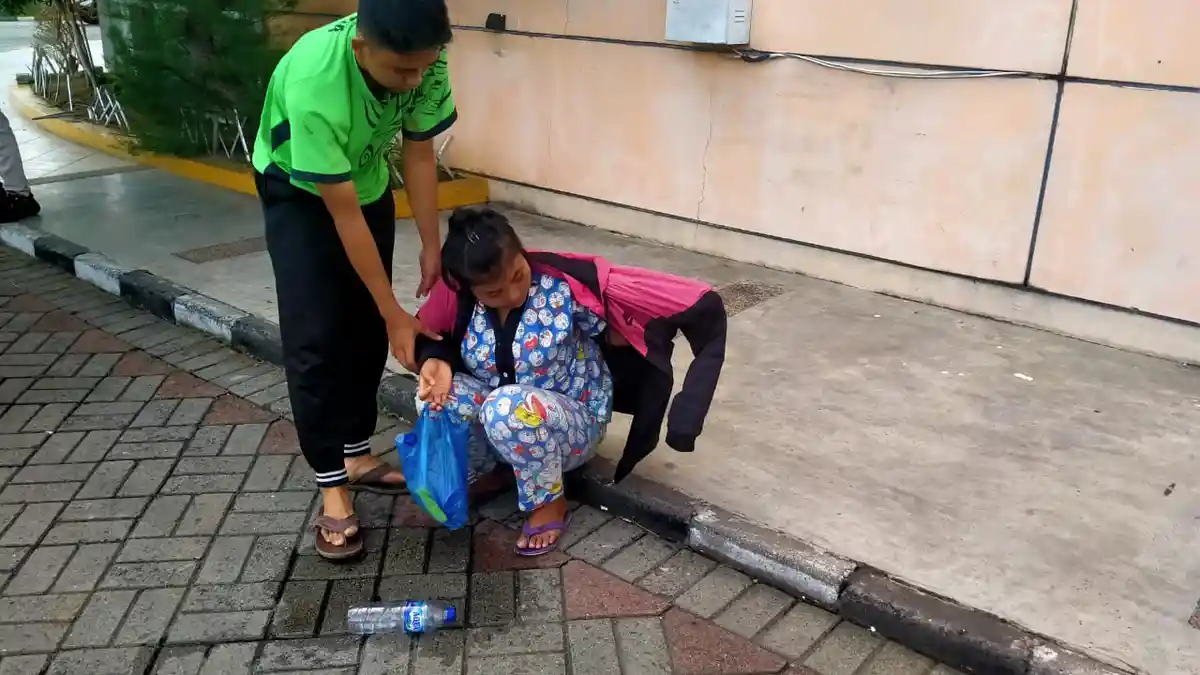 Usai Diselamatkan, Gadis yang Coba Bunuh Diri di Fly Over Jamin Ginting Menangis Terisak-isak