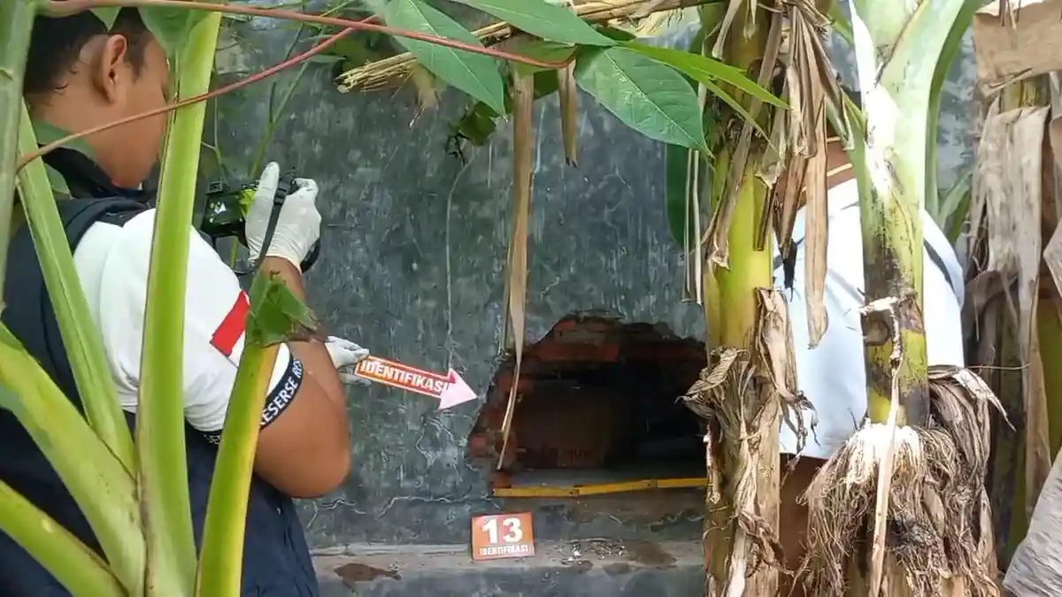 Kawanan Maling Bobol Tembok Minimarket di Madiun, Gondol Rokok Makanan dan Minuman dari Gudang